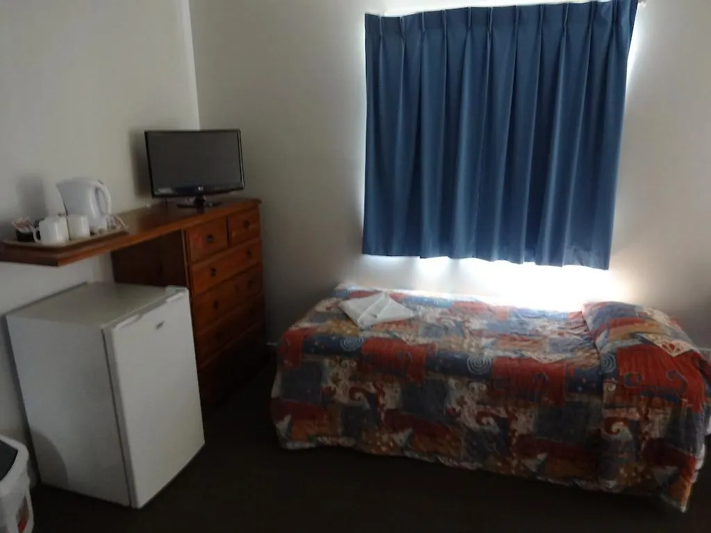 ***  Jolly Collier Hotel Motel Dysart Australia